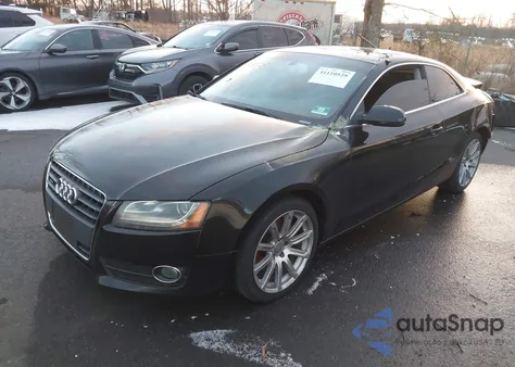 2011 Audi A5 2.0T Premium из США, поврежденный, VIN WAULFAFRXBA054634